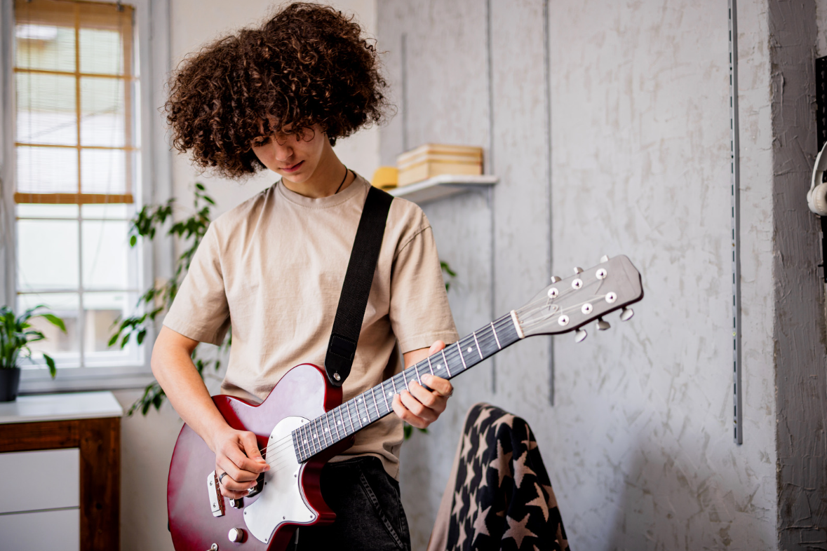 エレキベース初心者ガイド：最初の一歩から上達まで - アサヒ音楽教室｜大人のための駅近レッスン｜24時間予約OK