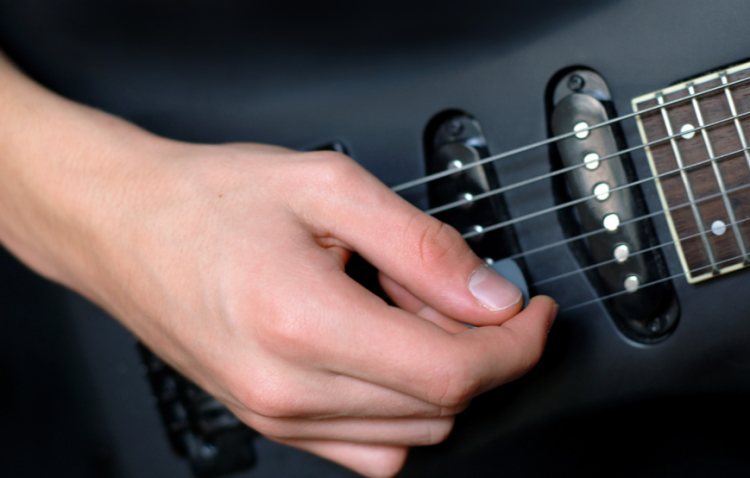 神奈川で大人が通いやすいギターレッスン徹底ガイド｜初心者向け教室選びと続けるコツを解説した完全版