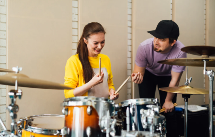 初心者でも怖くない！音楽スタジオレンタルの使い方とレッスンの受け方｜個人練習のコスパとプロ機材の魅力を網羅した完全ガイド