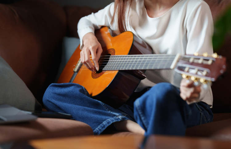 【2026年最新版】忙しい30代でも楽器は弾ける！社会人の習い事選び・騒音対策・独学術を網羅した完全ガイド