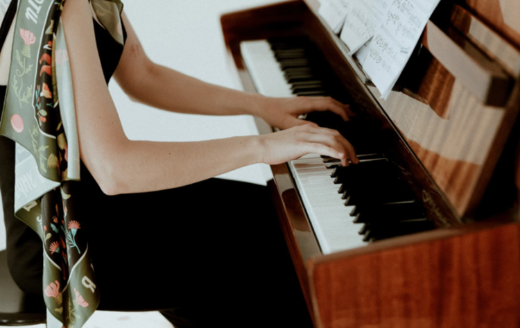 【徹底解説】ピアノを一生の趣味に！大人のための自由なカリキュラム活用術と失敗しない教室選びのチェックリスト